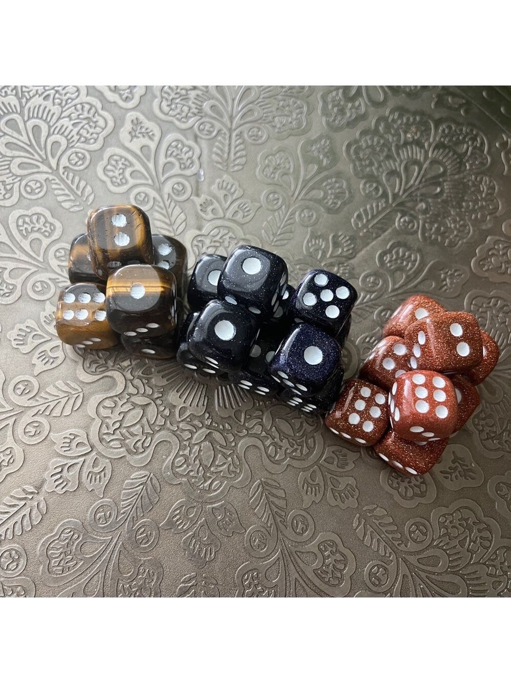 Stone dice - Picture 1 of 5